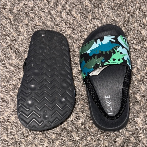 PLACE Kids Dinosaur Sandals - Black and Green - Picture 2 of 2